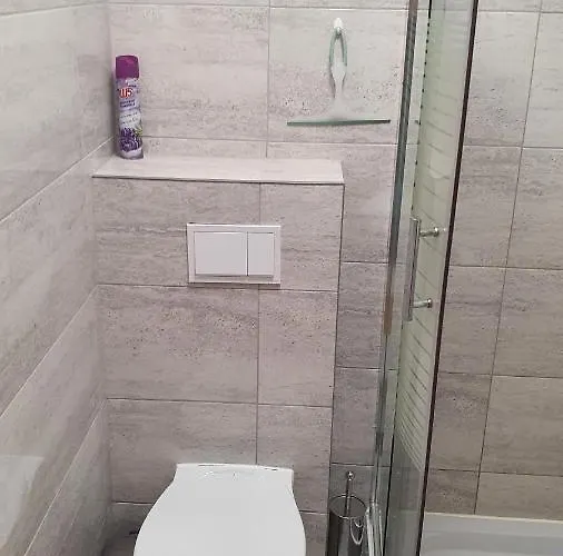 Δωμάτια σε οικογενειακή κατοικία Y *